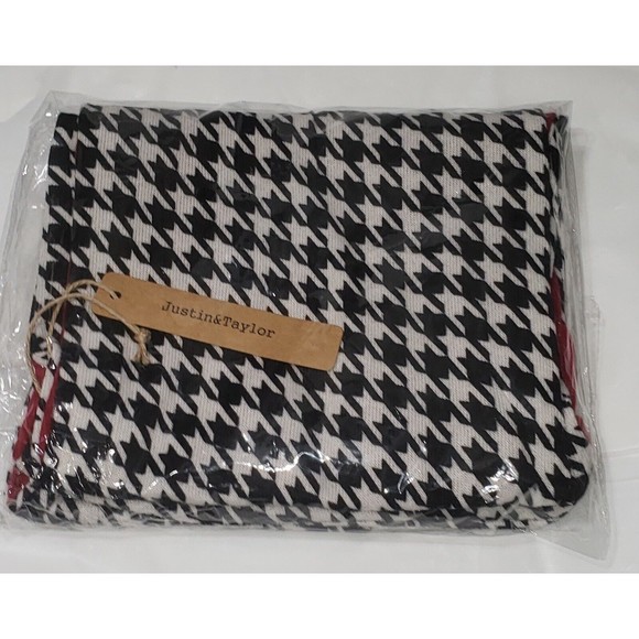 justin&taylor Infinity Scarf Houndstooth Black & White Burgandy Justin & Taylor - Picture 15 of 16